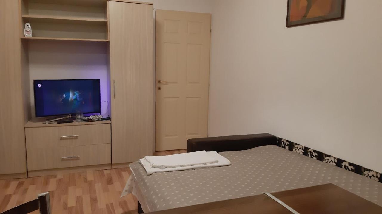Studio Timpuri Noi 50 بوخارست المظهر الخارجي الصورة
