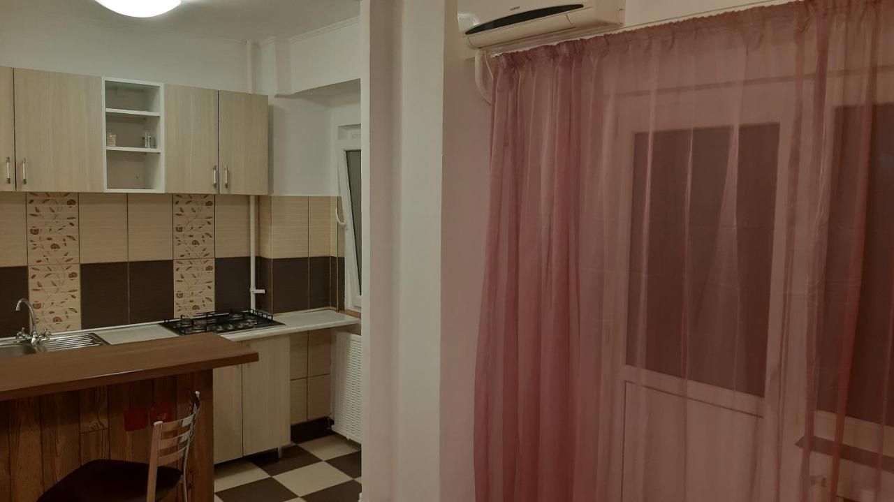 Studio Timpuri Noi 50 بوخارست المظهر الخارجي الصورة